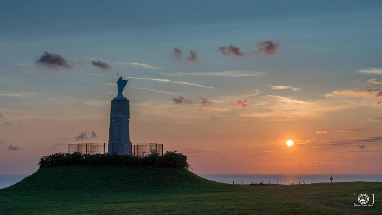La Verriere. Les Locations Isahora C'Est Aussi Plusieurs Appart' De Standing A 2 Pas Du Chateau D'Eu, Des Falaises Du Treport, De Mers Les Bains Et Aux Portes De La Baie De Somme Eu (Seine-Maritime) Luaran gambar