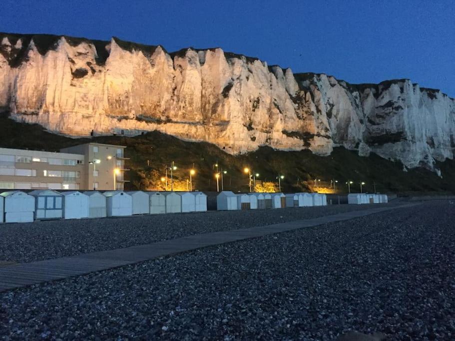 La Verriere. Les Locations Isahora C'Est Aussi Plusieurs Appart' De Standing A 2 Pas Du Chateau D'Eu, Des Falaises Du Treport, De Mers Les Bains Et Aux Portes De La Baie De Somme Eu (Seine-Maritime) Luaran gambar